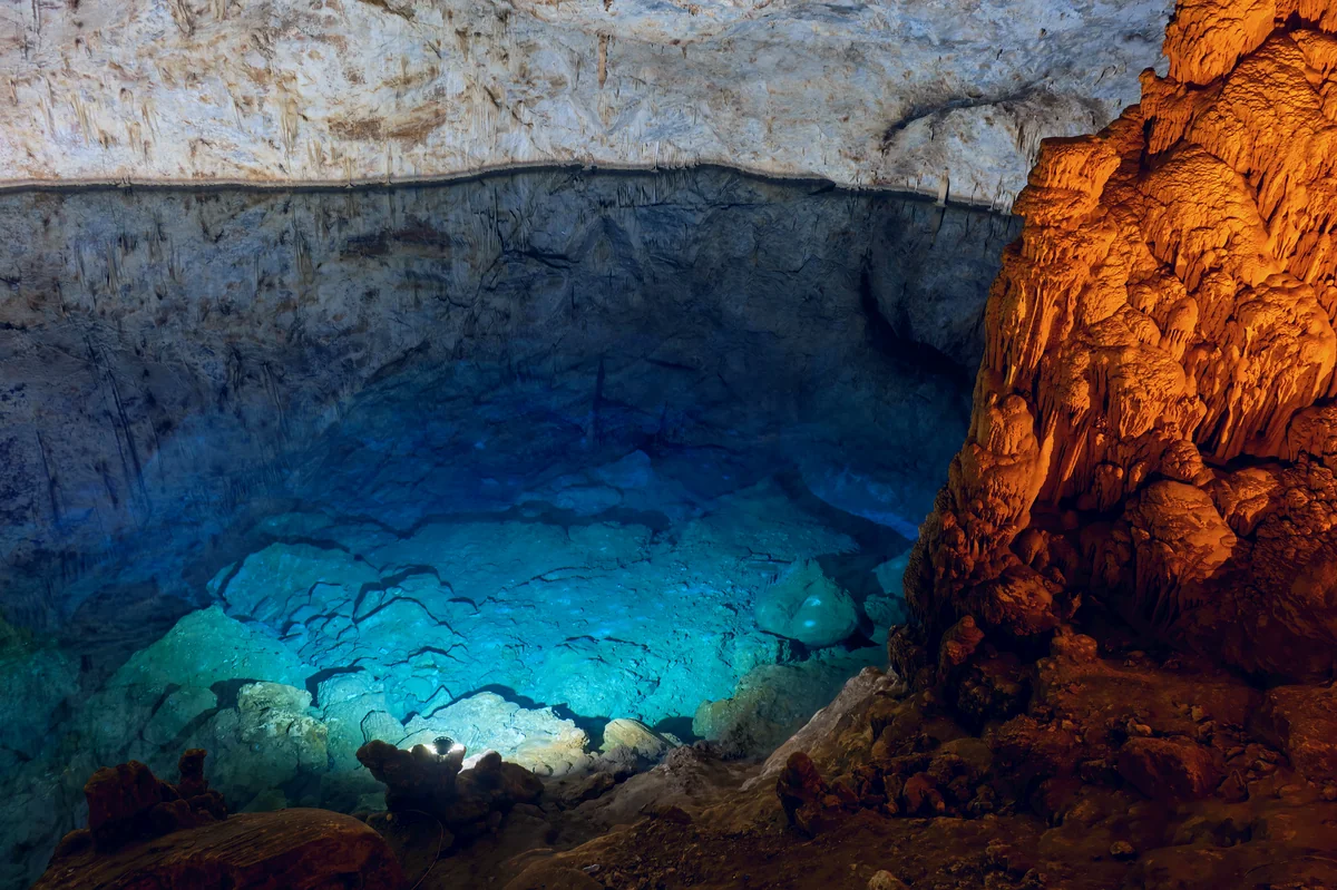 Aynalıgöl (Gilindire) Mağarası