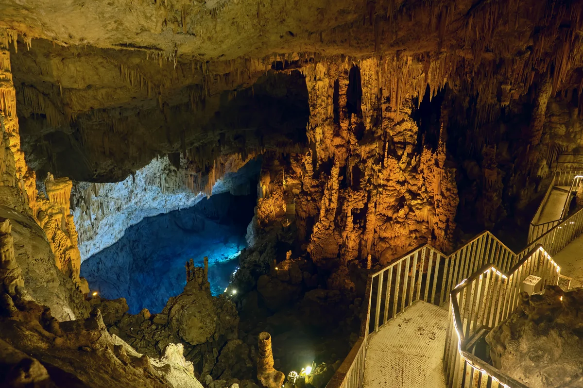 Aynalıgöl (Gilindire) Mağarası